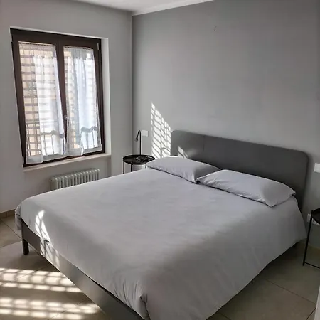 La Casa Della Ada 3* 卡斯特努沃德加尔达